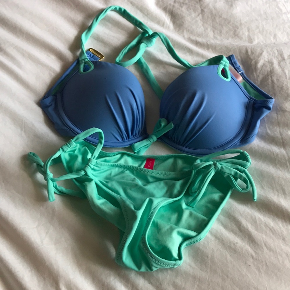 Victoria’s Secret bikini